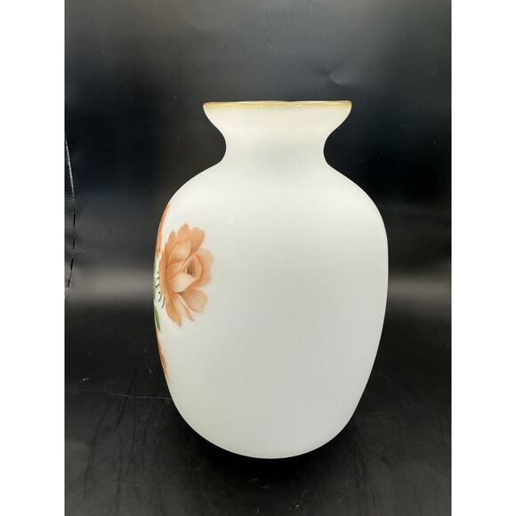 Vintage Japanese White Satin Glass Vase with Hand Painted Peach Roses Gilt Edge - Picture 4 of 8